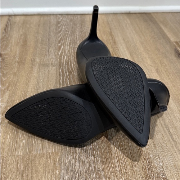 Michael Kors Size 10 Black Heels - Picture 7 of 12